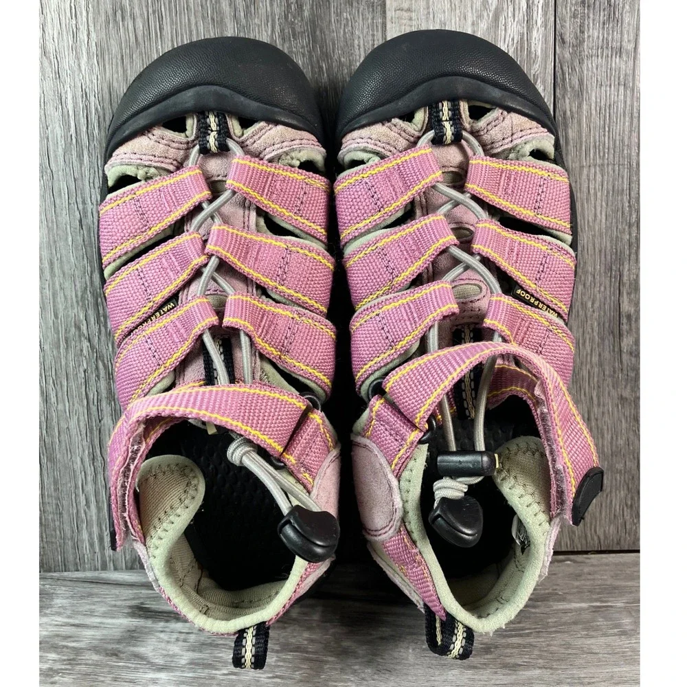 Keen Newport H2 Kids Pink Waterproof Sport Sandals Size 1 US 33 EU 9212-CRCS
